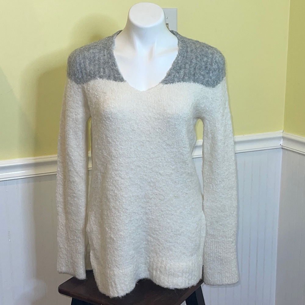 Lou & Grey ladies oversized fuzzy sweater. White and gray. Size small.